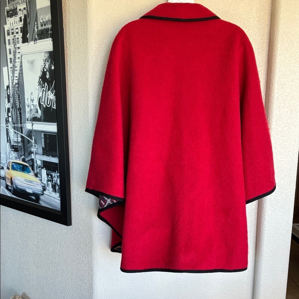 Loden King Cape women M Thick Red Wool, Black Trim from Germany. Vintage. M EUC - Picture 3 of 17